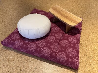 Ein Zabuton ist eine traditionelle japanische...