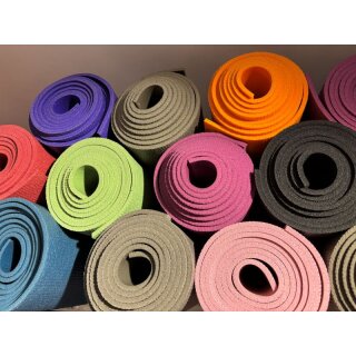 PVC Matte Yogavielfalt Überlänge 210 x 60x 0,45 cm schwarz